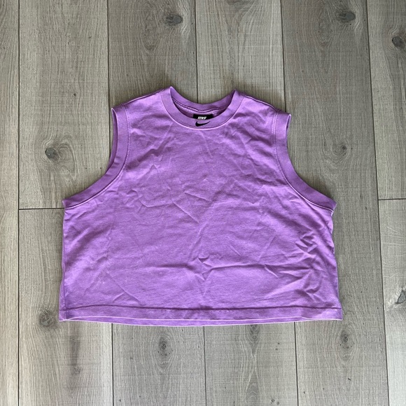 Nike Crop 90's Tank - Picture 2 of 8